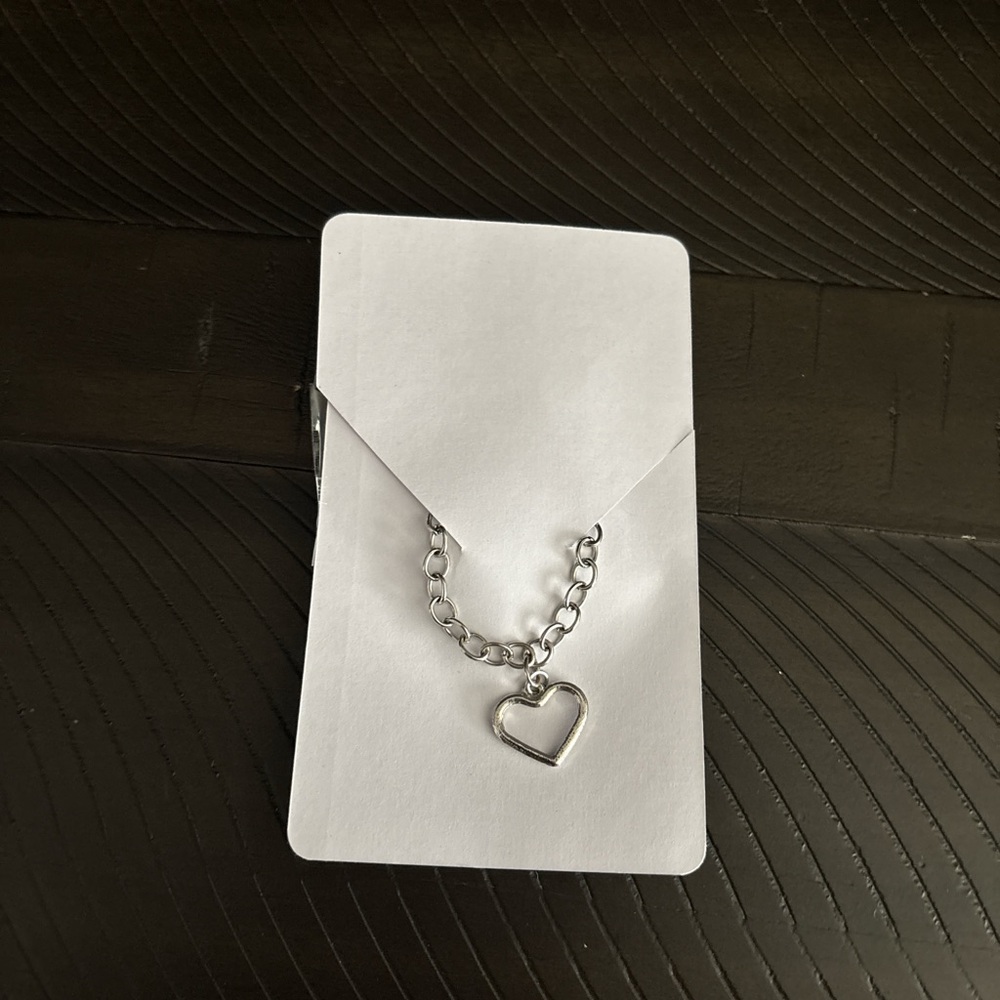 SHEIN Silver Heart Pendant Chain Necklace